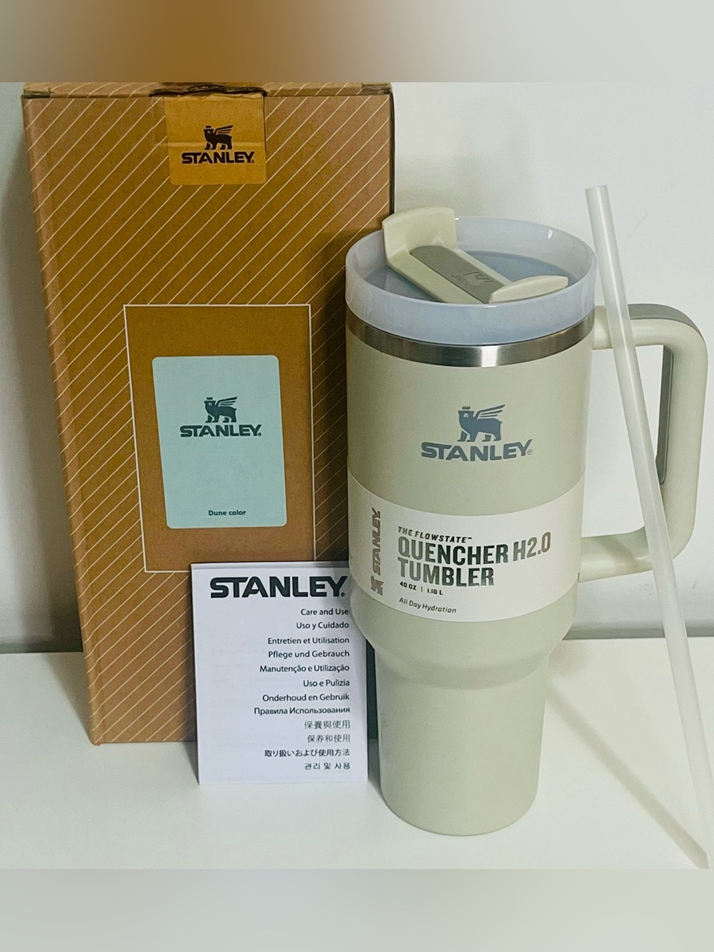 Stanley Quencher 40oz H2.0 Tumbler - Dune Cream